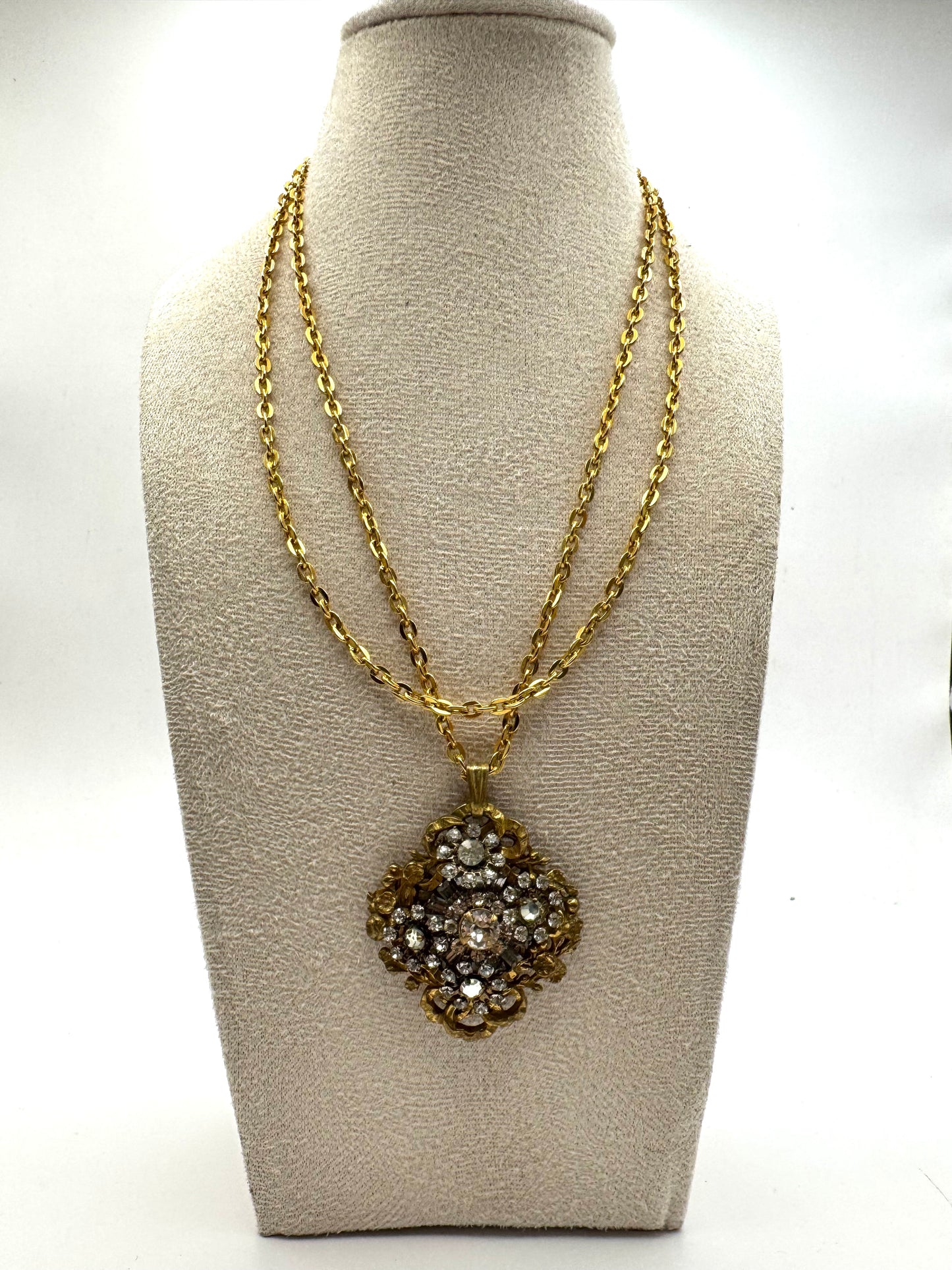 Miriam Haskell Gilt Pendant Necklace 1950s