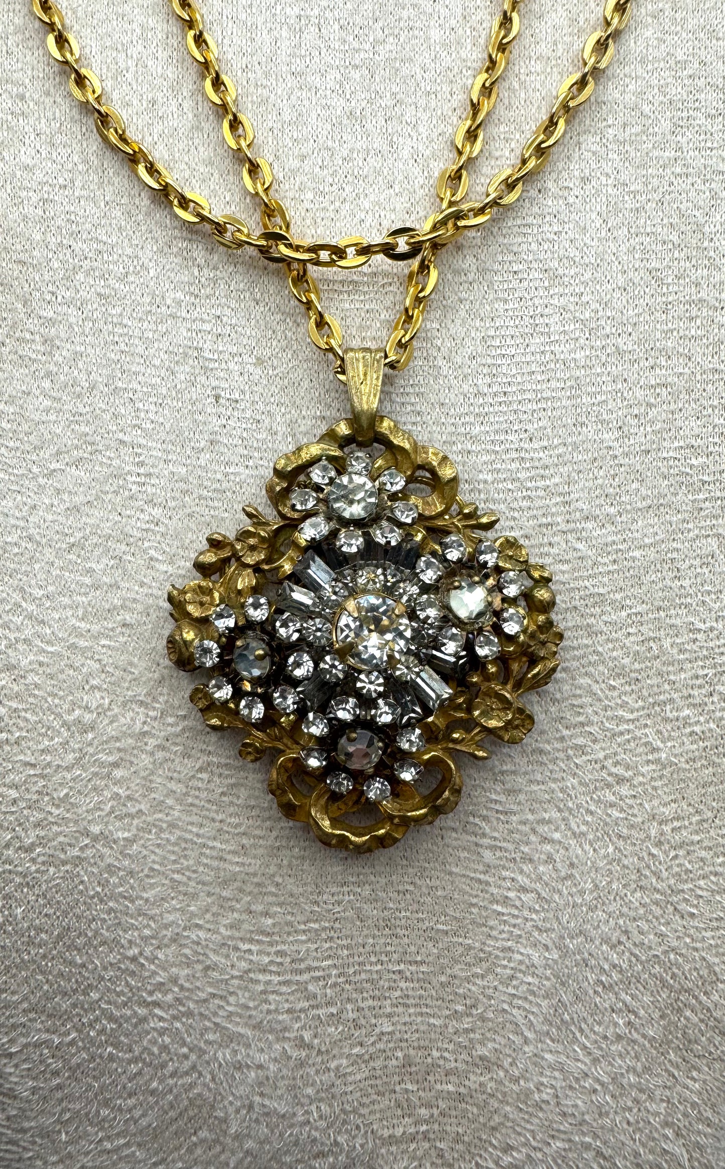 Miriam Haskell Gilt Pendant Necklace 1950s