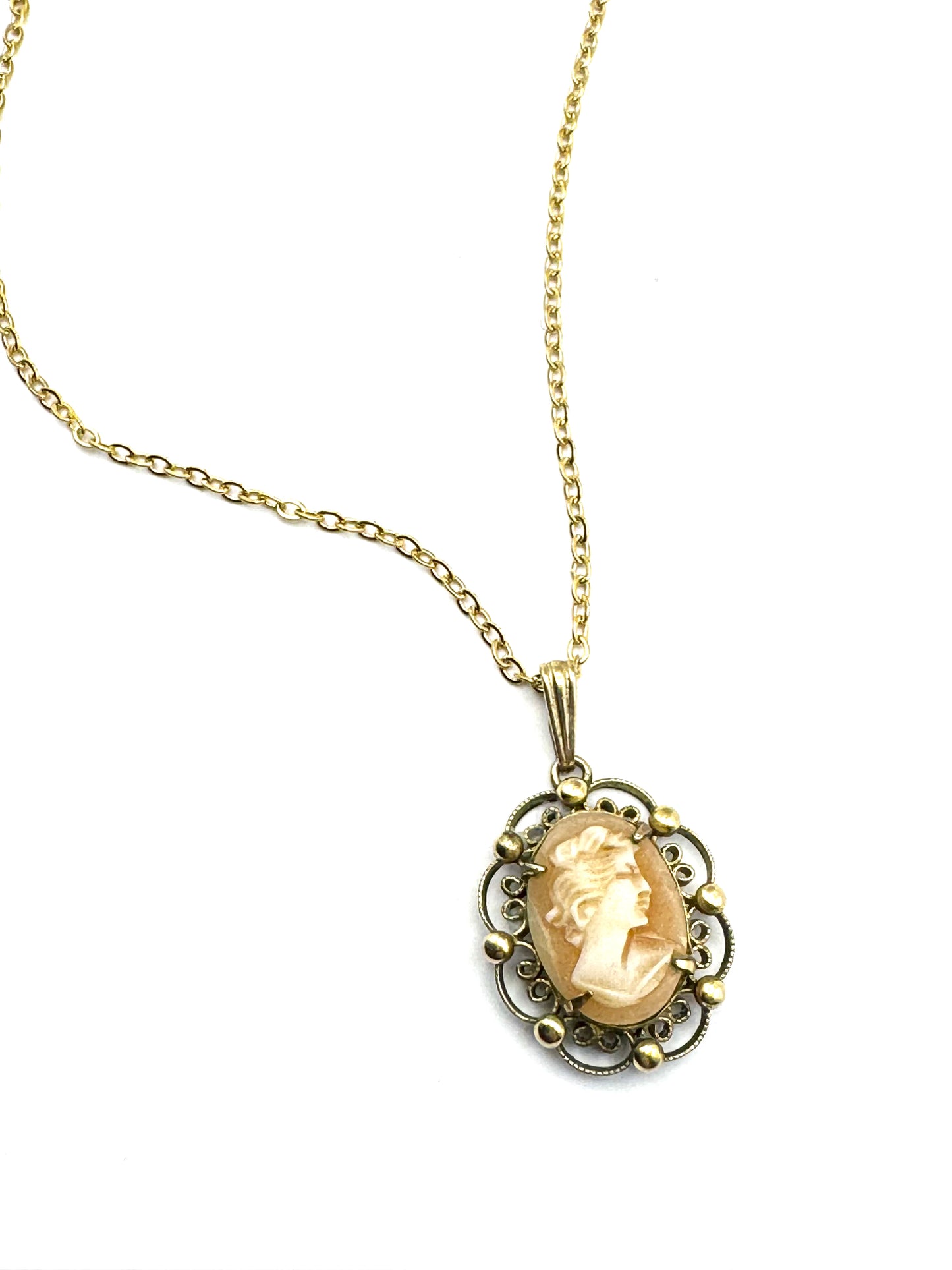 12k Gold Filled Shell Cameo Pendant Necklace 1950s