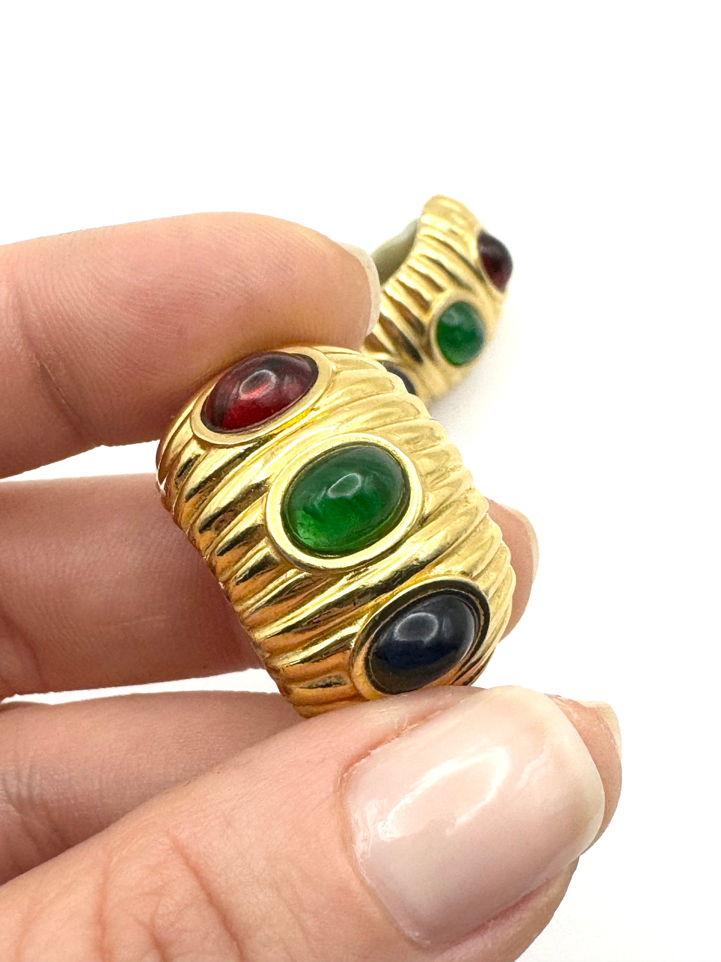 Vintage Ciner Mogul Glass Cabochon Clip on Earrings