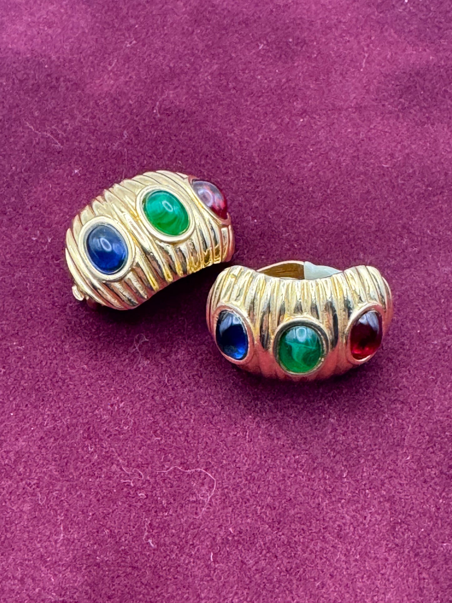 Vintage Ciner Mogul Glass Cabochon Clip on Earrings