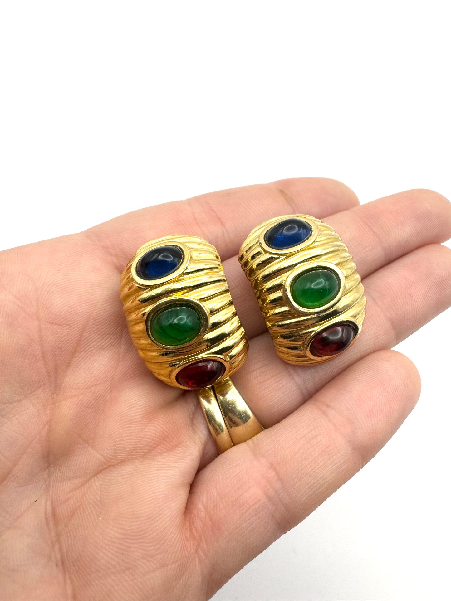 Vintage Ciner Mogul Glass Cabochon Clip on Earrings