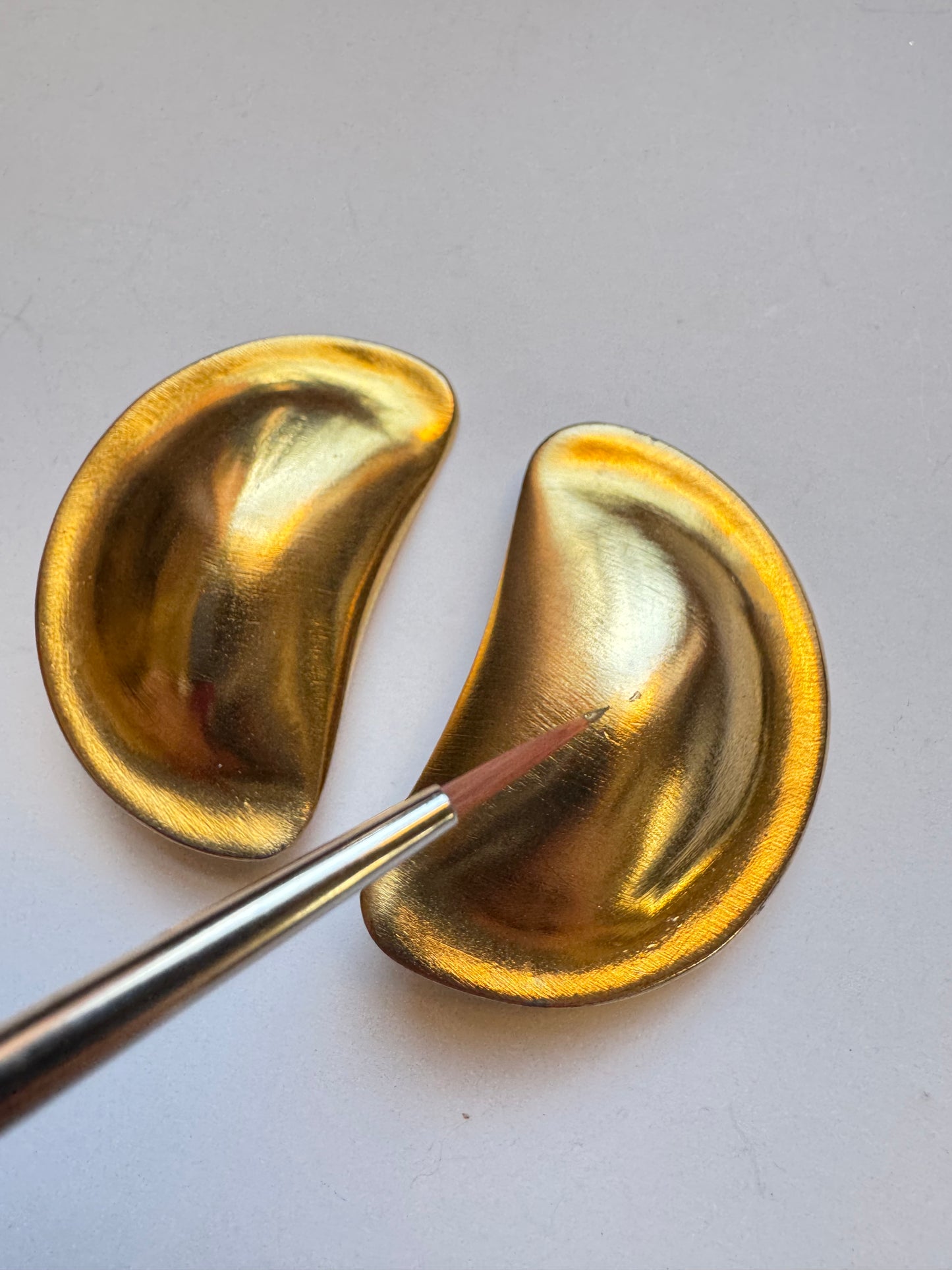 Vintage Les Bernard Sculptural Gold Tone Clip On Earrings