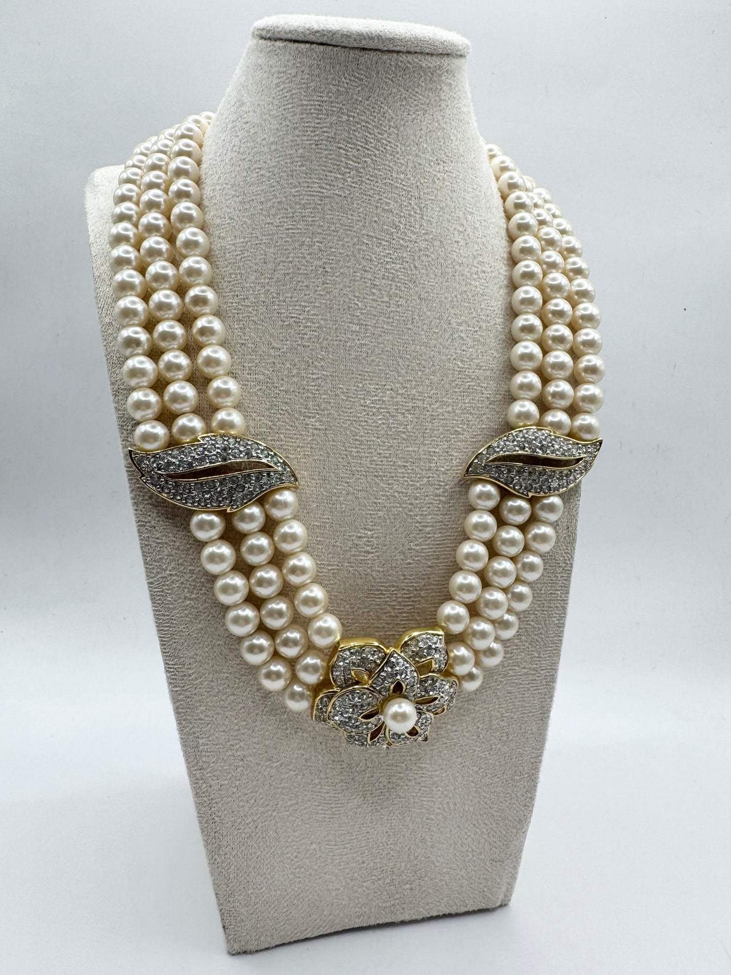 Vintage Franklin Mint & Joan Collins Collar Pearl Necklace