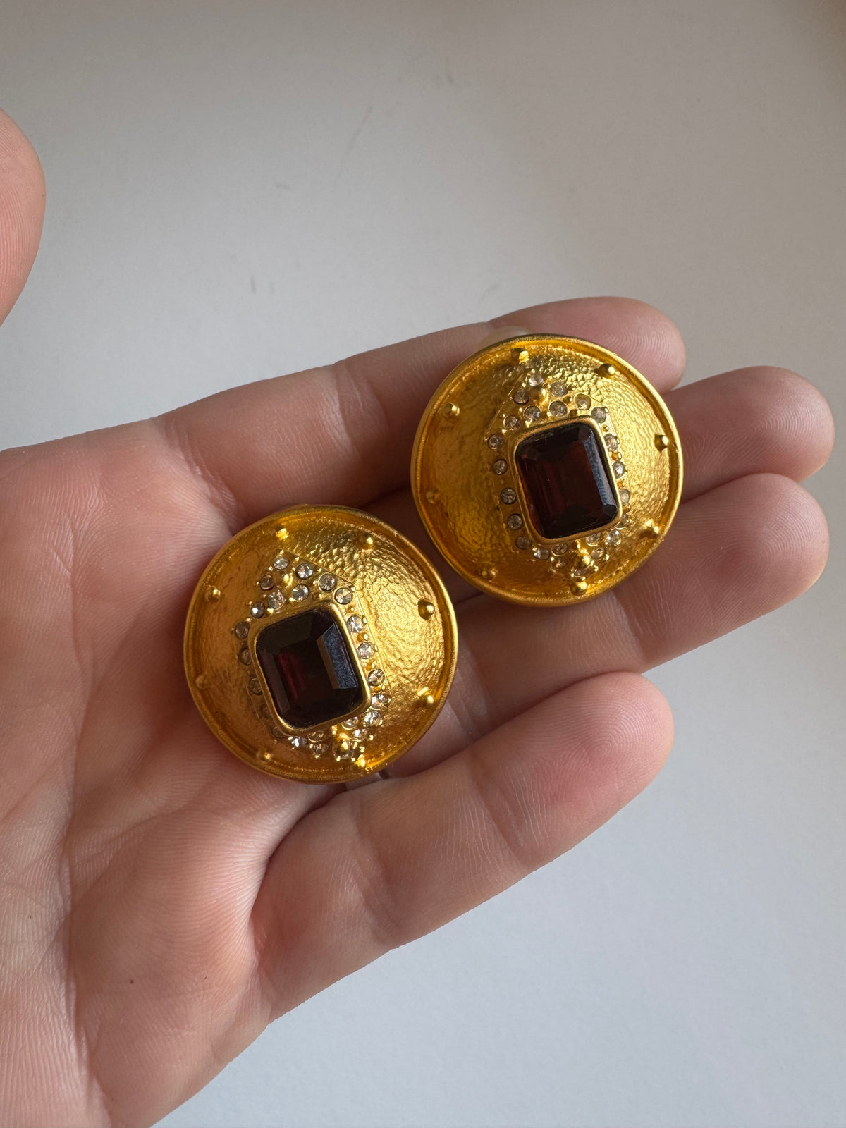 Vintage Leslie Block Ruby Red Crystal Gold Tone Clip-On Earrings