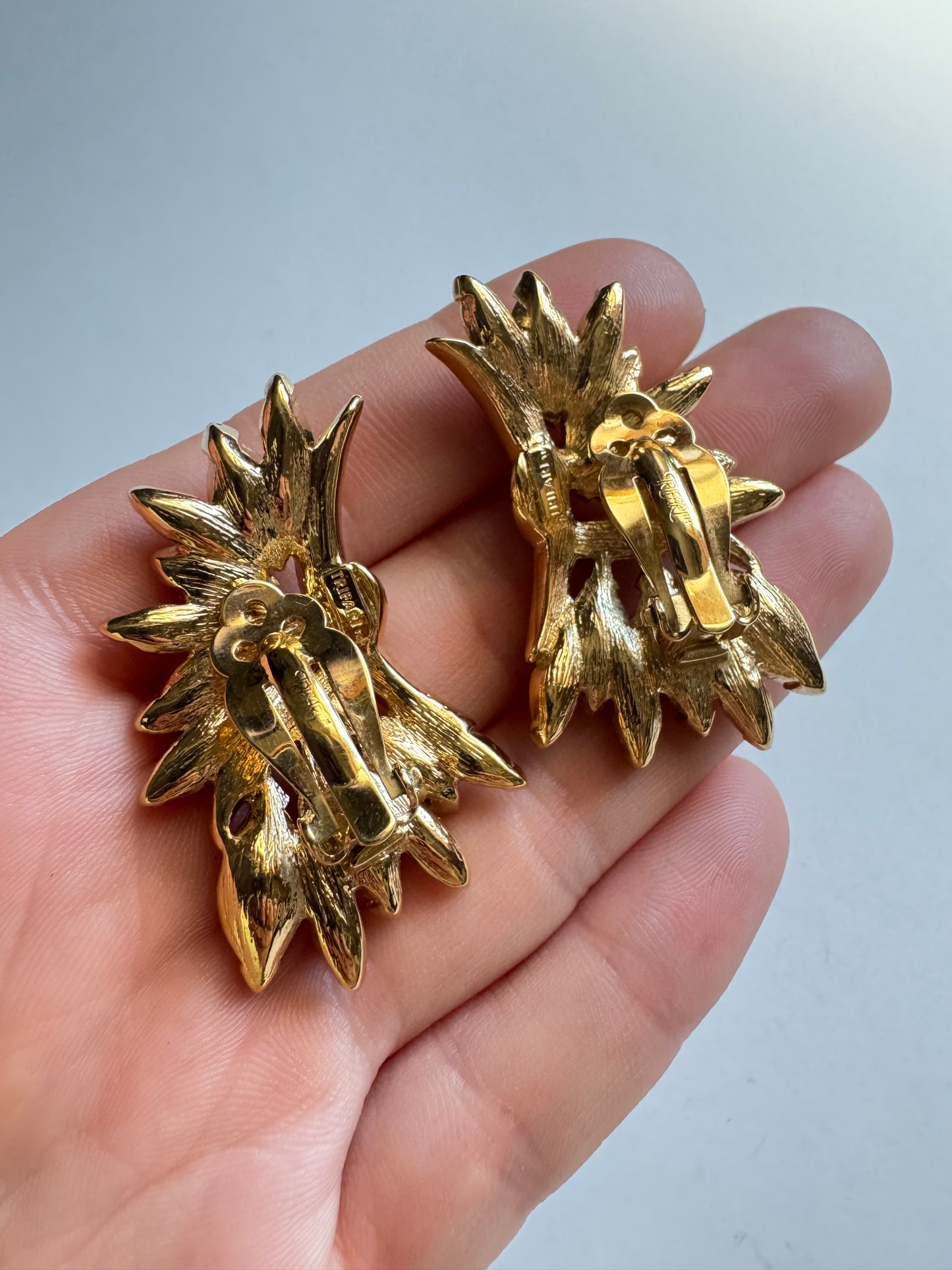 Vintage Trifari Crystal Burst Clip Earrings