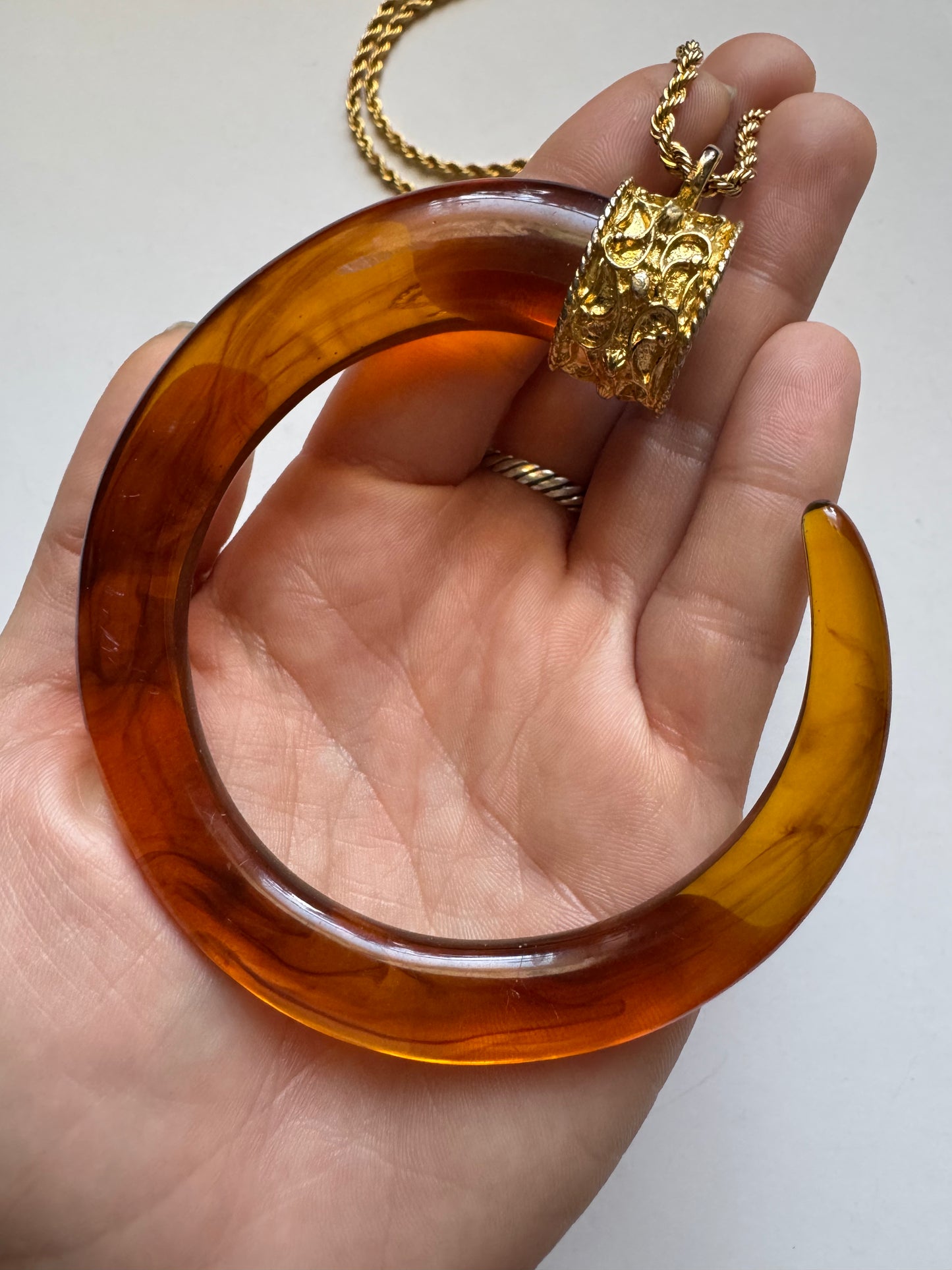 Vintage Kenneth Jay Lane Tortoiseshell Lucite Pendant Necklace