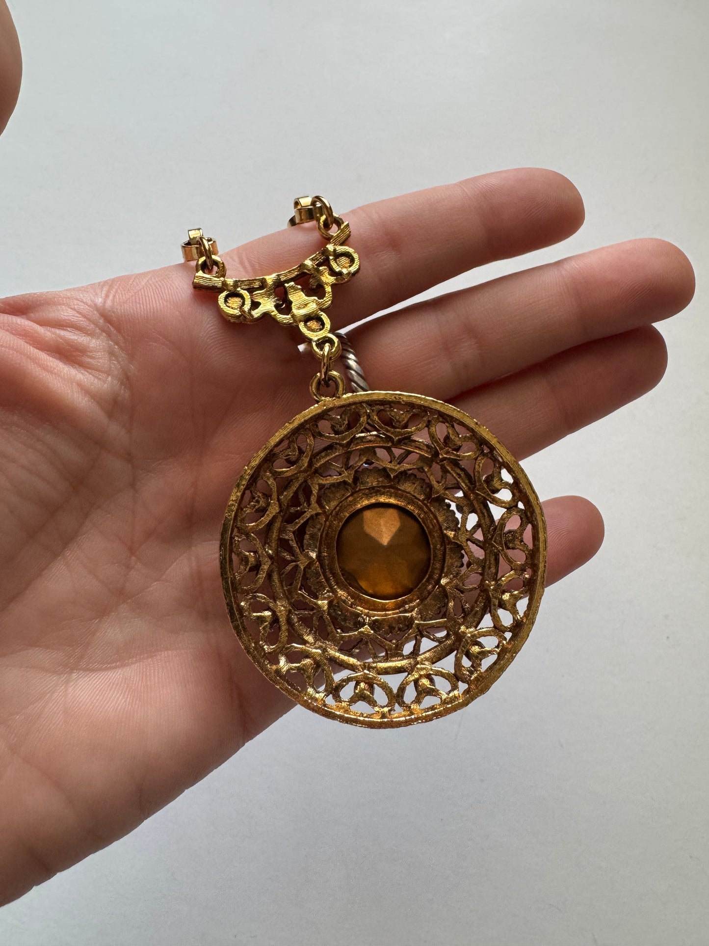 Vintage Jeweled Medallion Pendant Choker Necklace with Emerald Green Center Stone