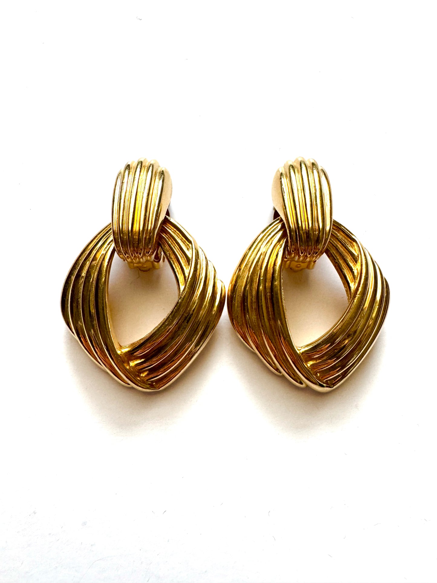 Vintage 1980s Signed Ciner Gold-Tone Dangle Clip-On Earrings