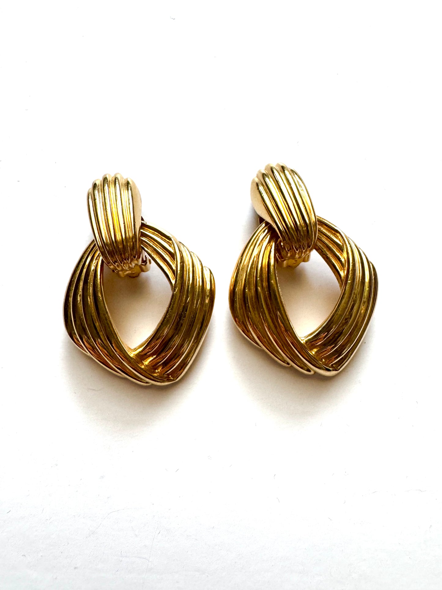 Vintage 1980s Signed Ciner Gold-Tone Dangle Clip-On Earrings