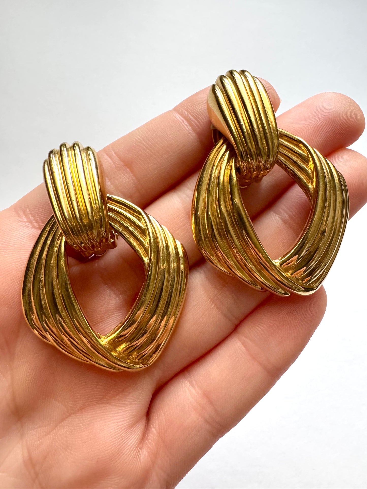Vintage 1980s Signed Ciner Gold-Tone Dangle Clip-On Earrings