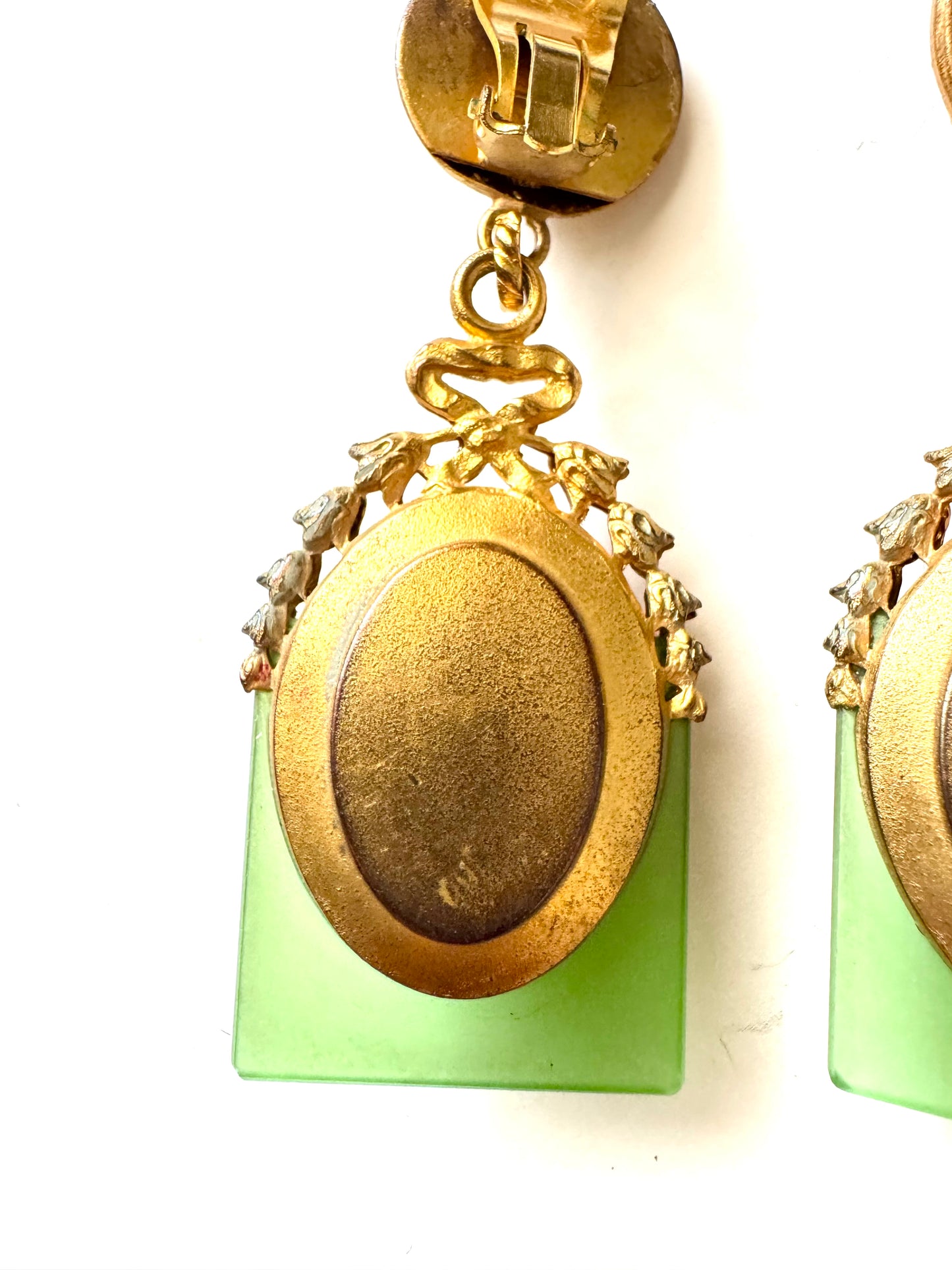 Vintage Linda Levinson Sculptural Gold Clip-On Earrings