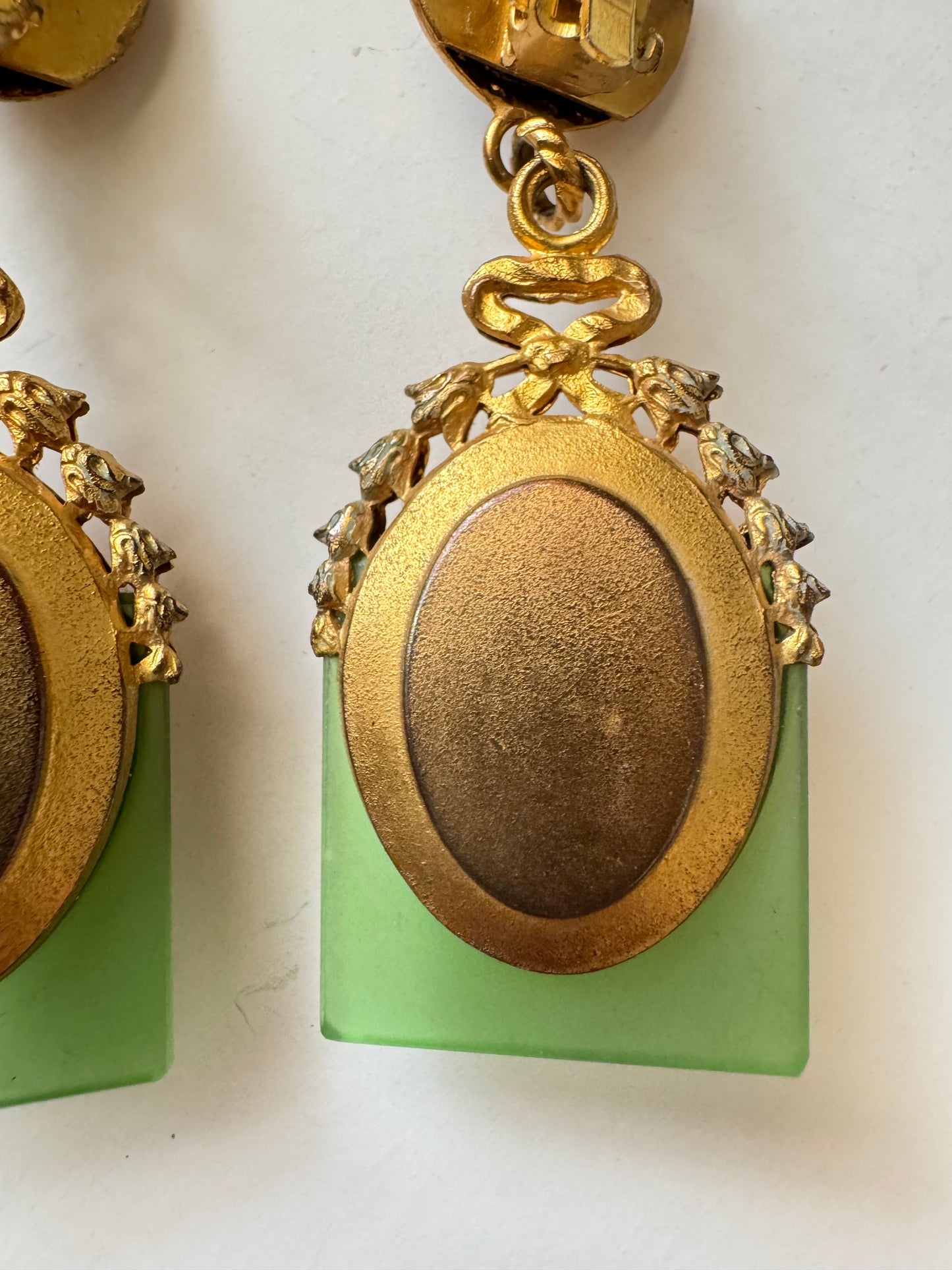 Vintage Linda Levinson Sculptural Gold Clip-On Earrings