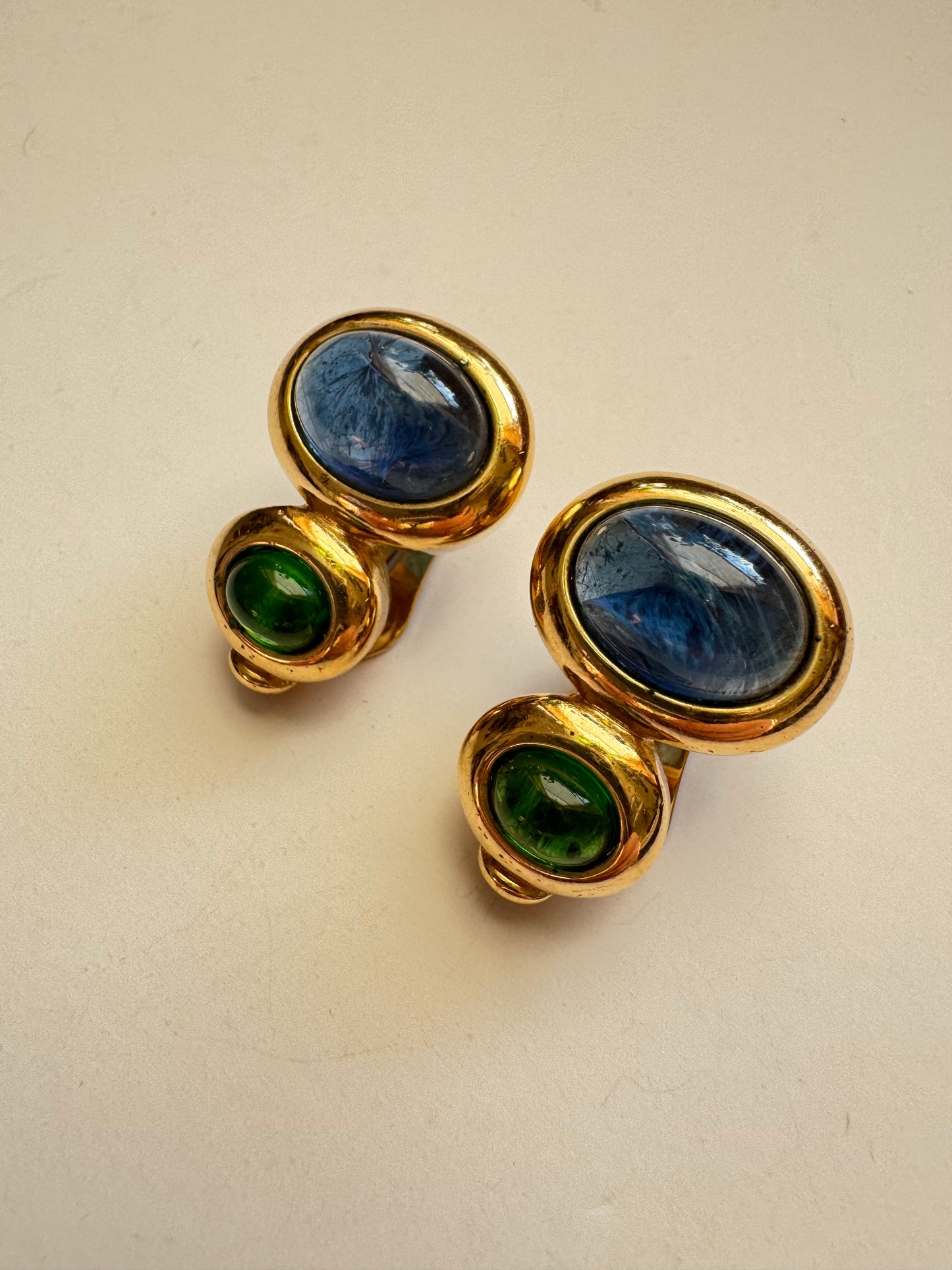 Vintage Ultima Edizione Mogul Glass Statement Clip on Earrings