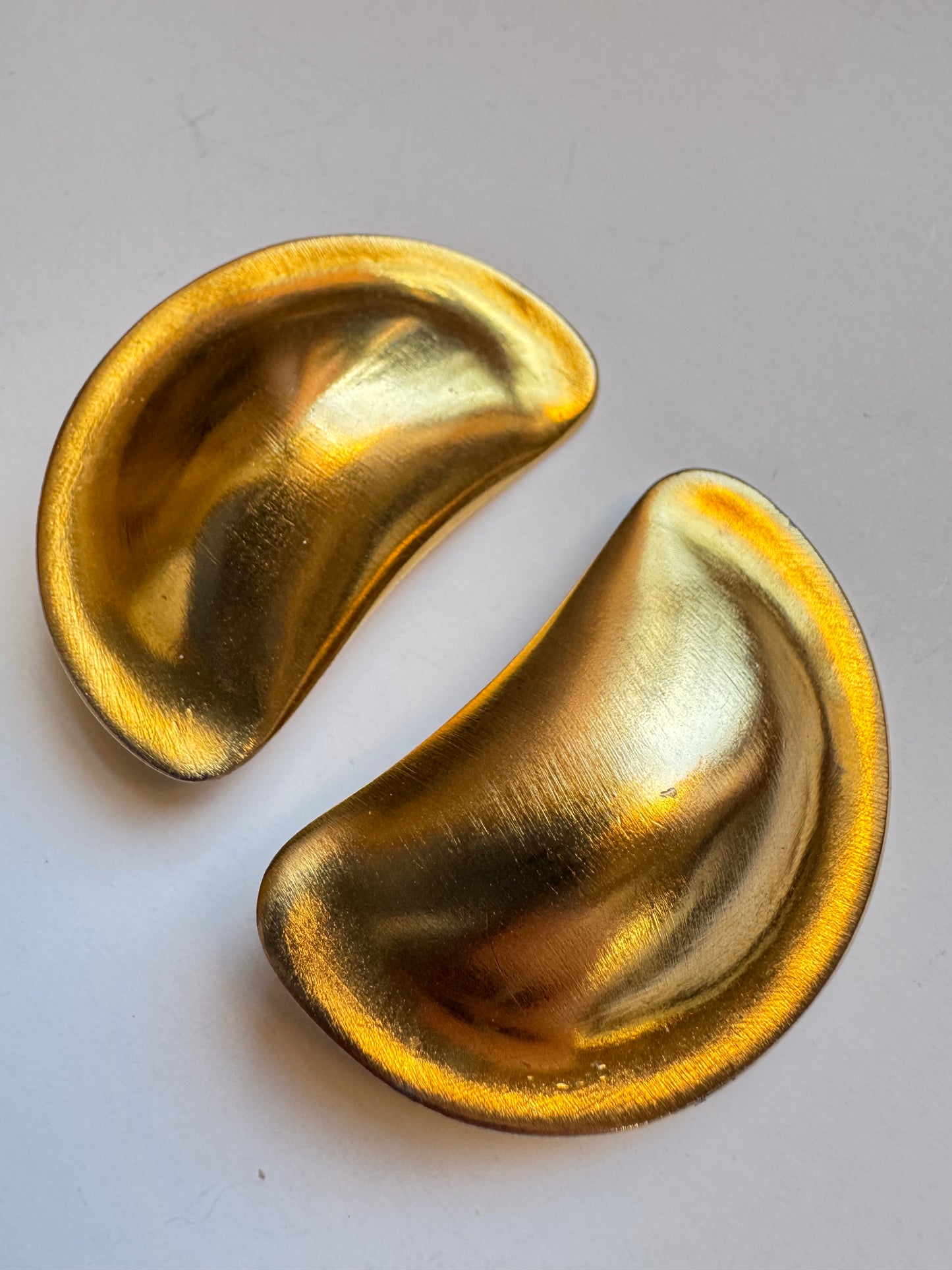 Vintage Les Bernard Sculptural Gold Tone Clip On Earrings
