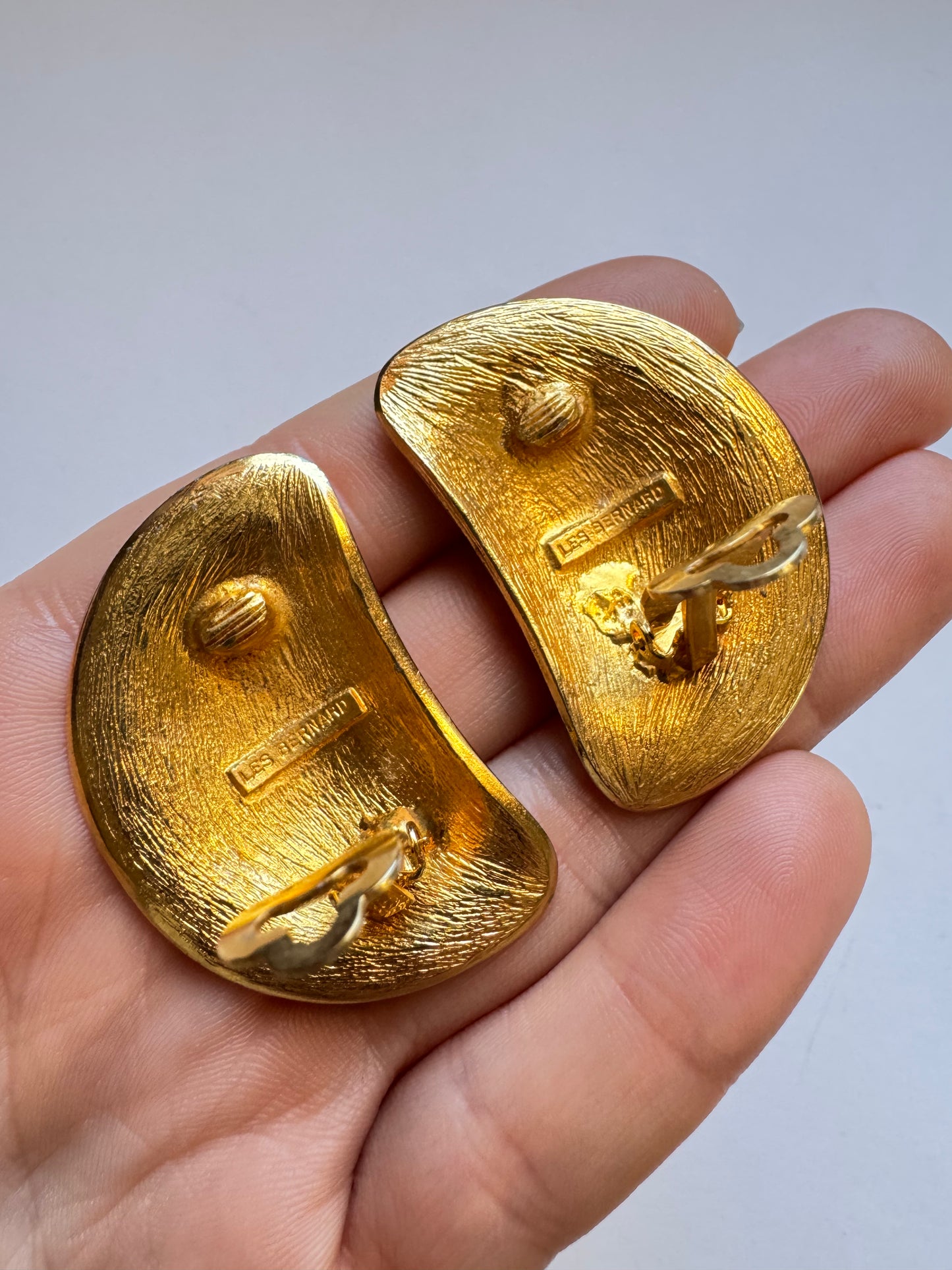 Vintage Les Bernard Sculptural Gold Tone Clip On Earrings