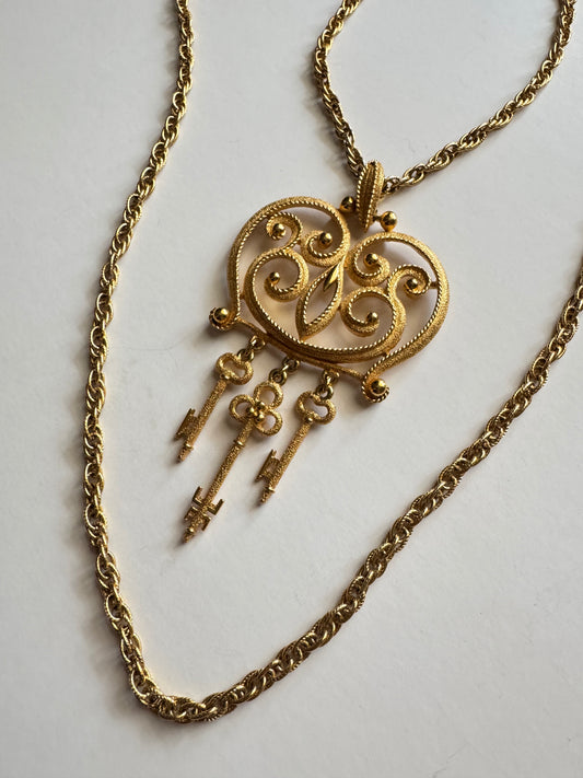 Vintage Crown Trifari Heart & Keys Pendant Necklace Gold Tone Signed